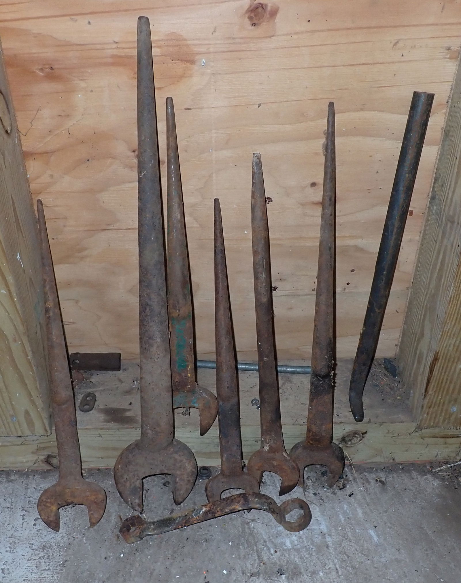 Spud Wrenches & Misc Tools (1 of 2)