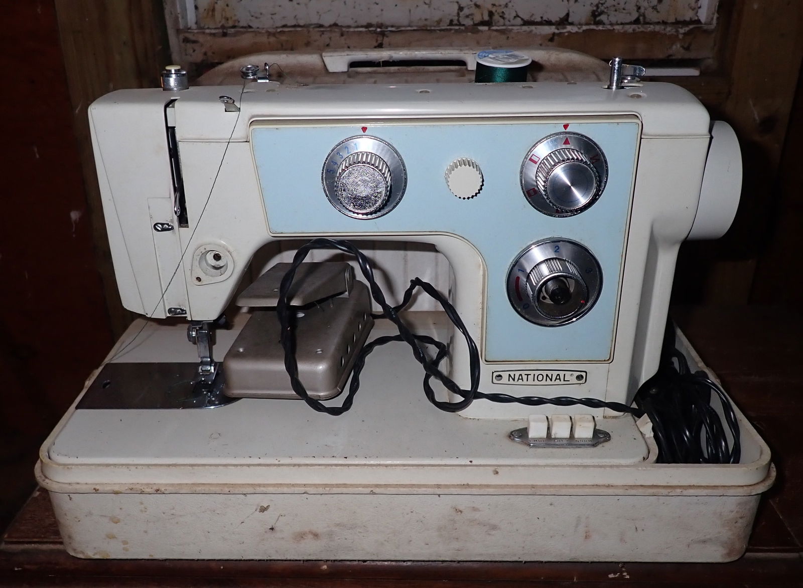 Singer National Sewing Machine (1 of 5)