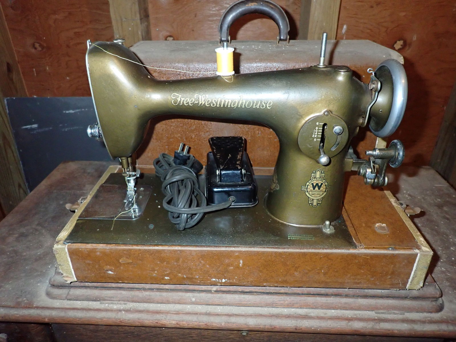 Free Westinghouse Sewing Machine (1 of 4)
