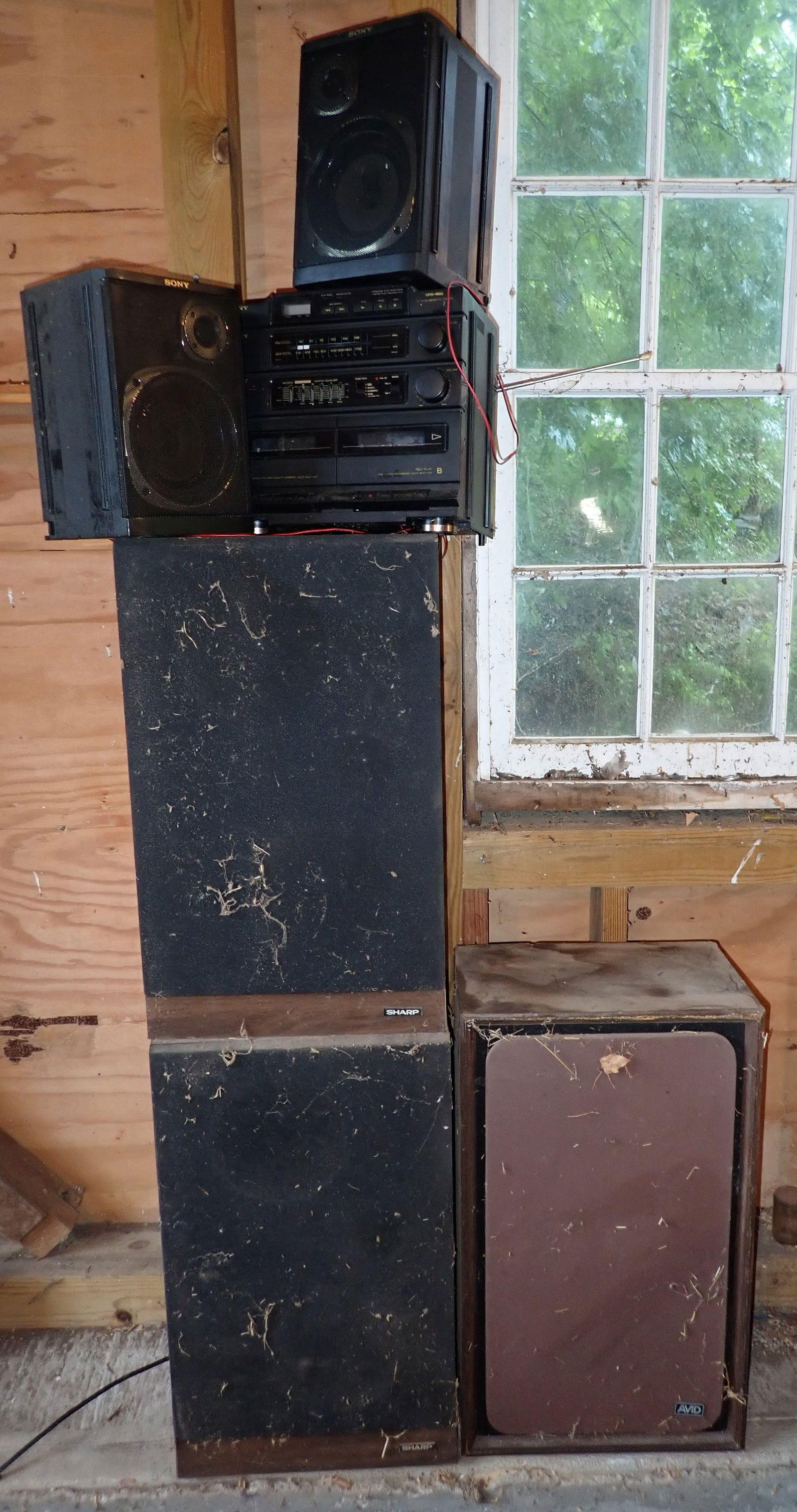 Sharp Avid Speakers Sony Stereo (1 of 6)