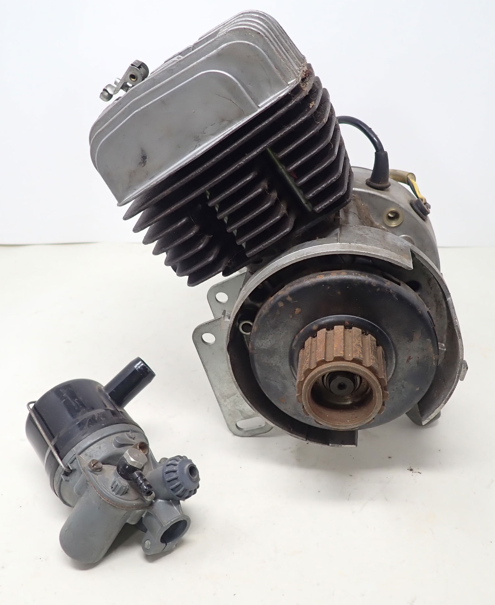 Laura Motoren B.S.A Moped Motor: Shipping available ($25 handling charge, plus postage)
