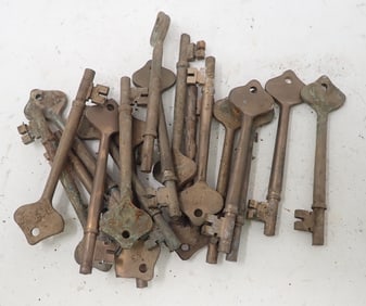 18 Brass Skeleton Keys