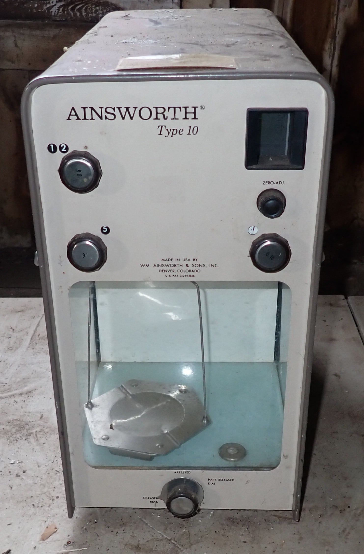 Ainsworth Type 10 Laboratory Balance Scale (1 of 5)