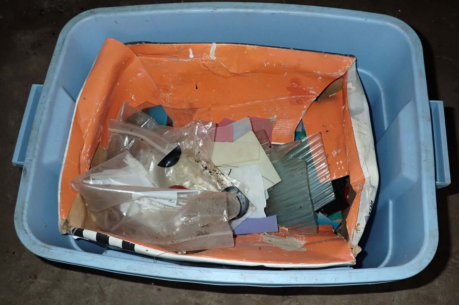 Tote of Stained Glass Pieces: NO in house shipping !