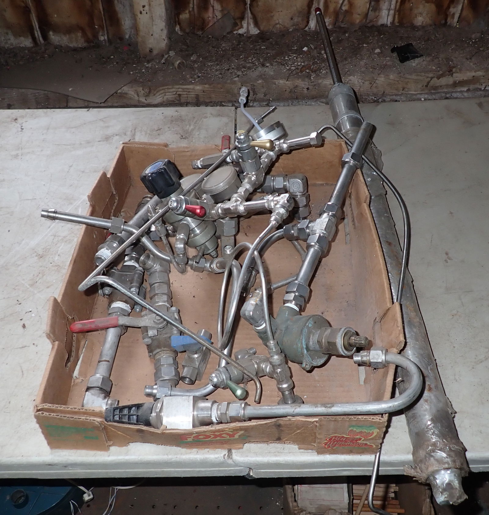 Stainless Valves Fittings & Misc (1 of 5)