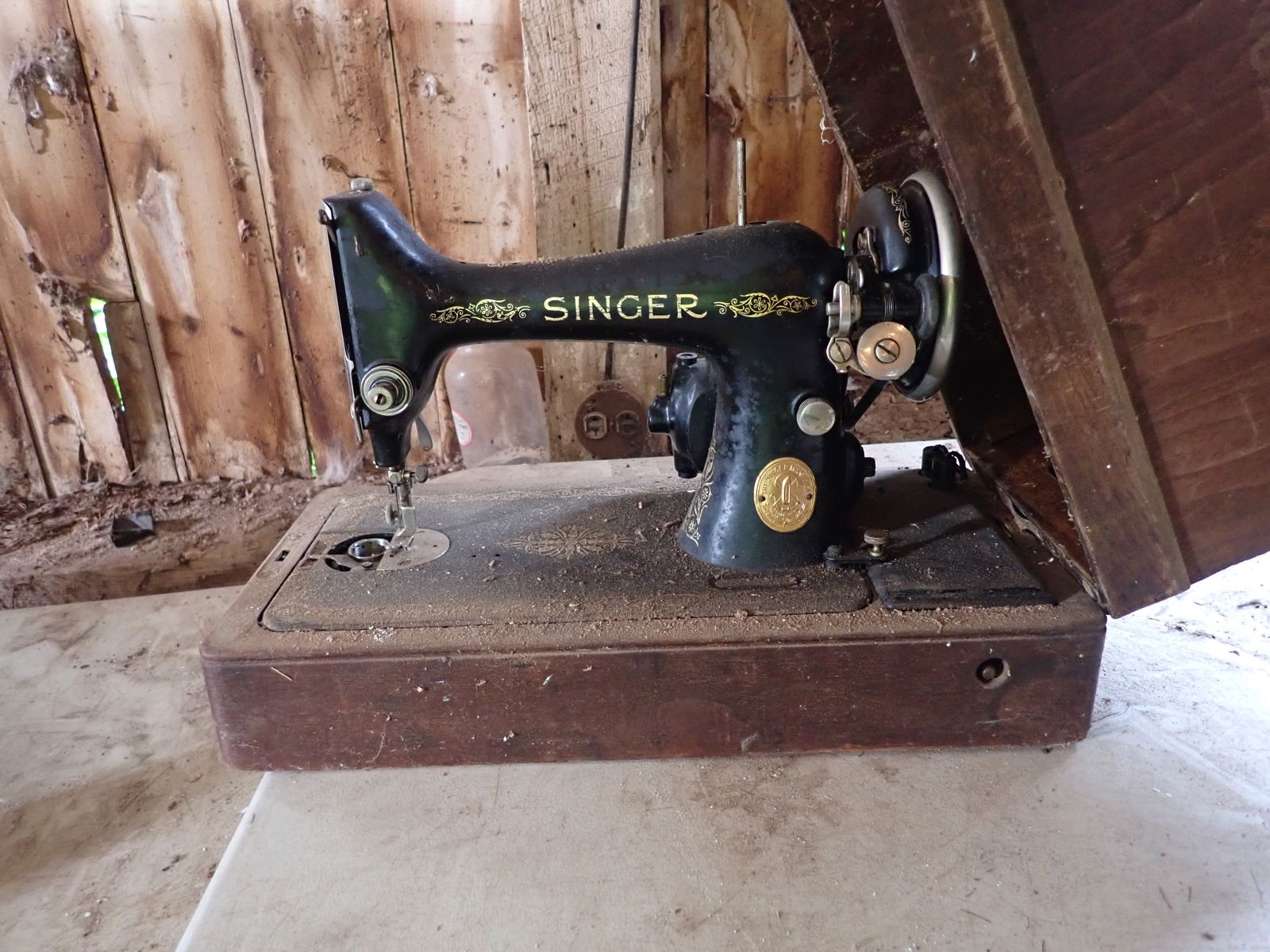 Singer Sewing Machine: NO in house shipping !
