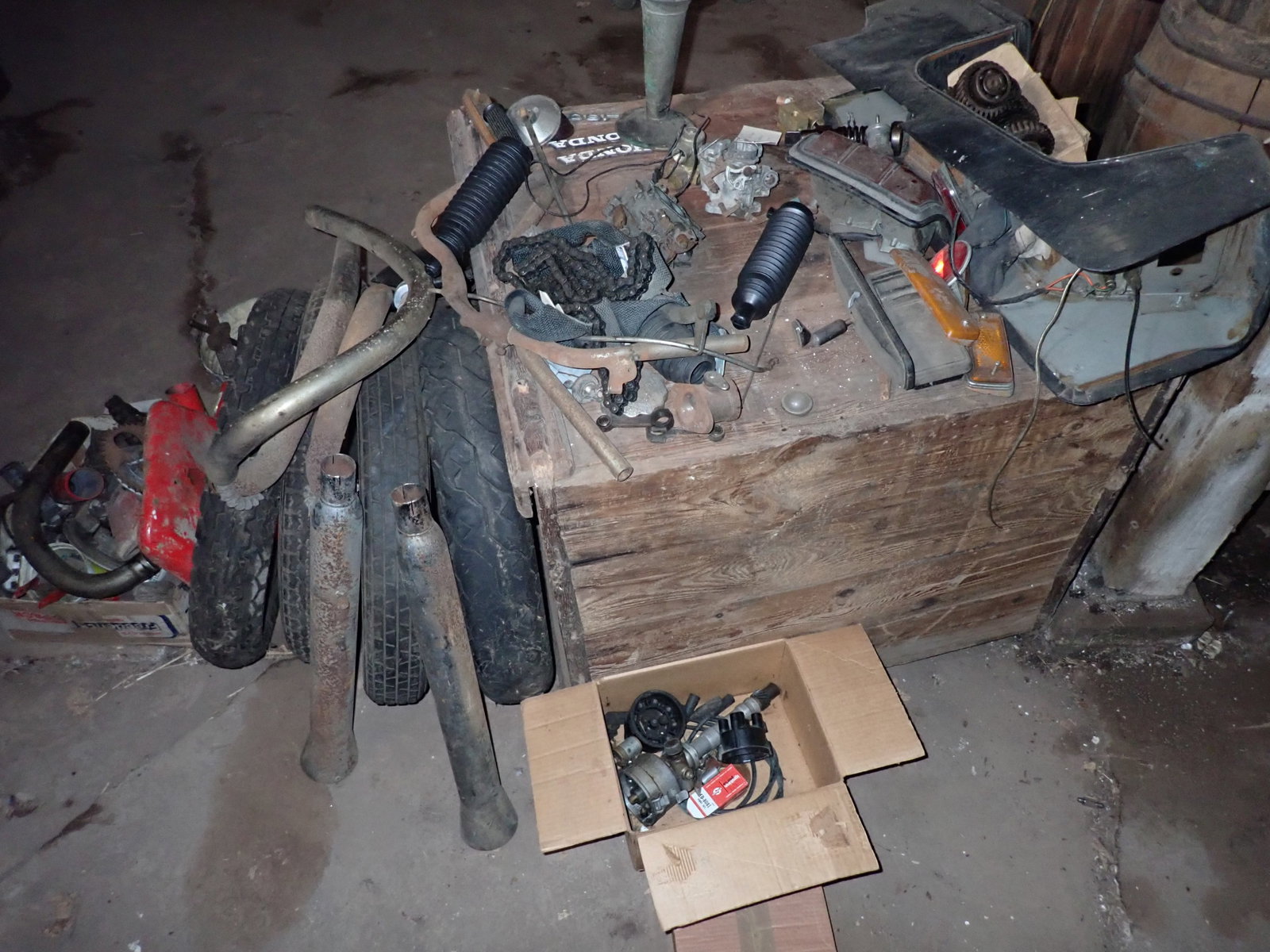 Vintage Car & Motorcycle Parts: Must take all ! No in house shipping !