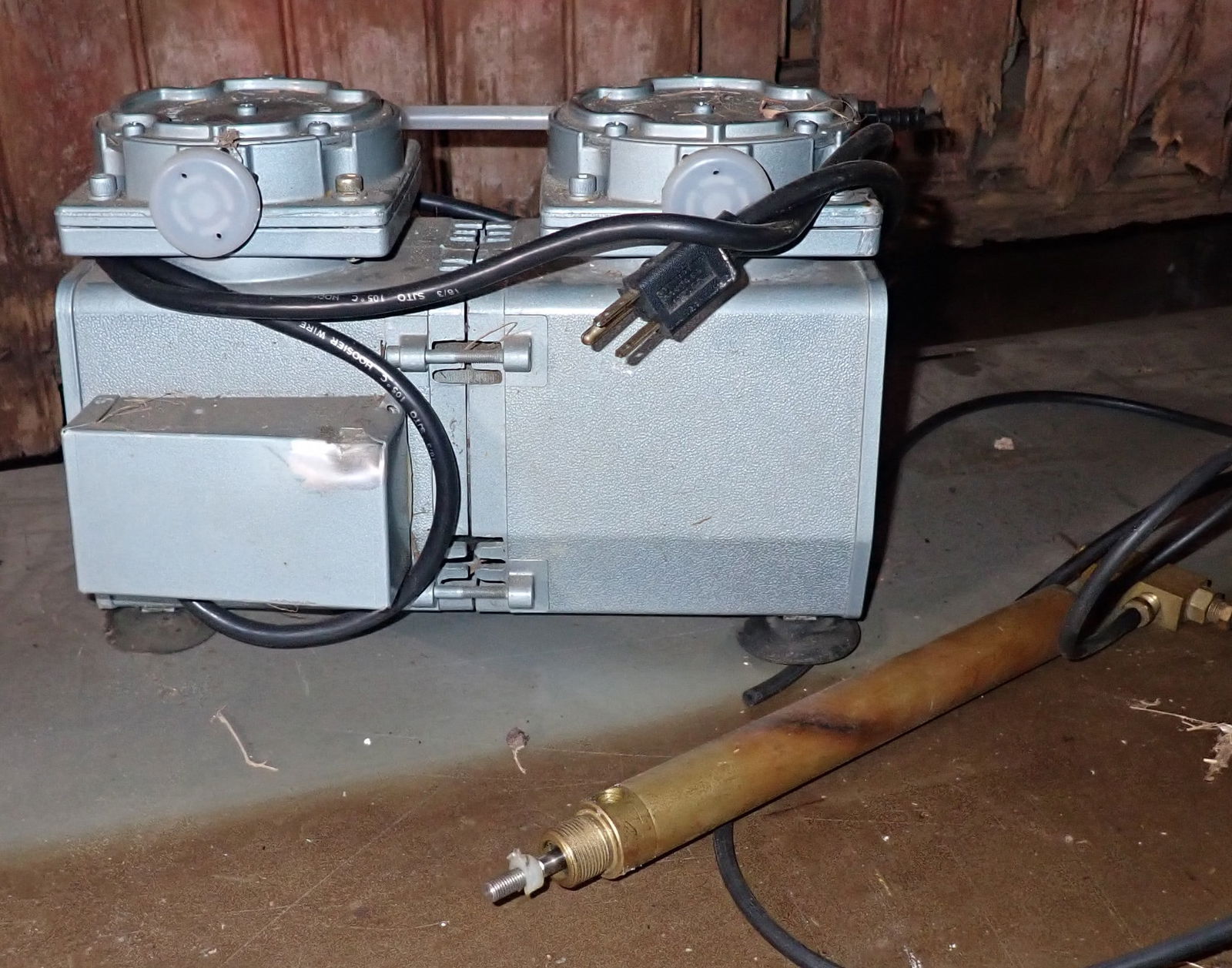 Gast Vacuum Pump (1 of 6)