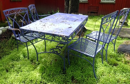 Patio Table w/ 4 Chairs in Purple Paint