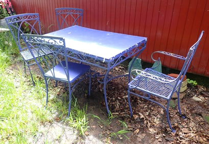 Patio Table w/ 4 Chairs in Purple Paint
