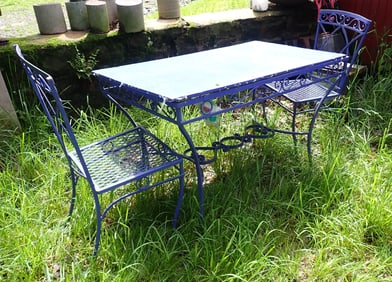 Patio Table w/ 2 Chairs in Purple Paint