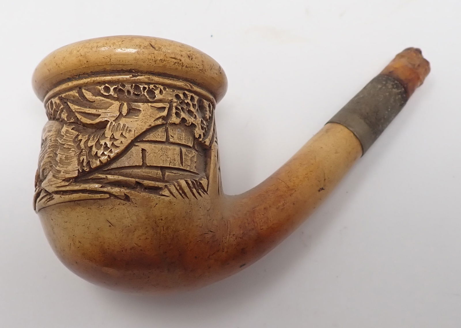 Meerschaum Pipe w/ Deer (1 of 4)