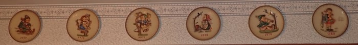 (22) 1971-1995 Hummel Collector Plates