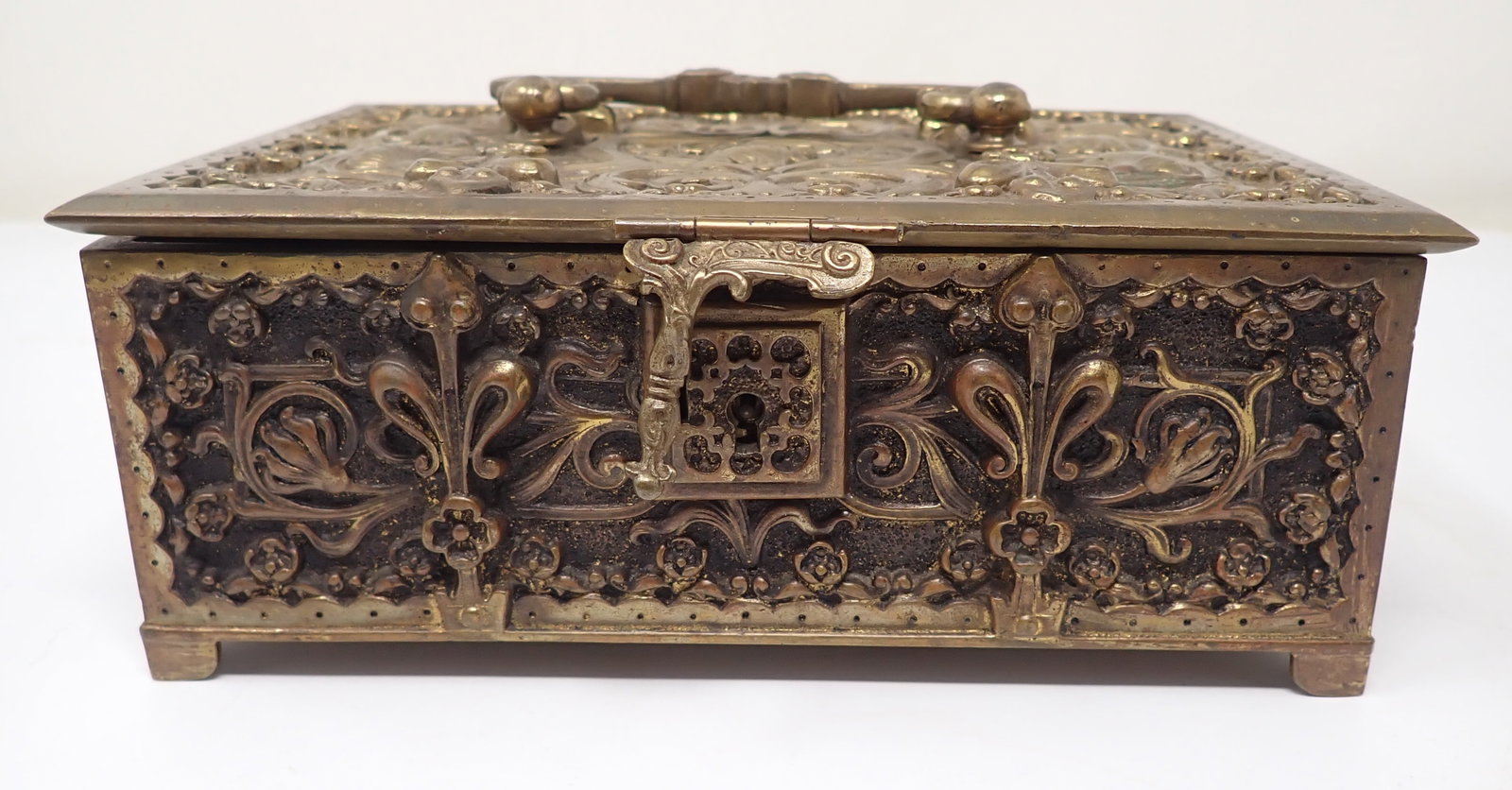 Heavy Brass Jewelry Box: Approx 5 1/4" x 7 3/4" x 3" tall. Does not come with a key. Shipping available
