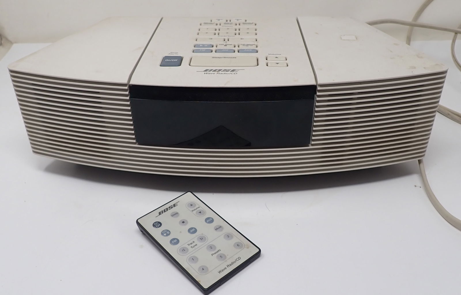 Bose AWRC-1P Wave Radio / CD Player (1 of 3)