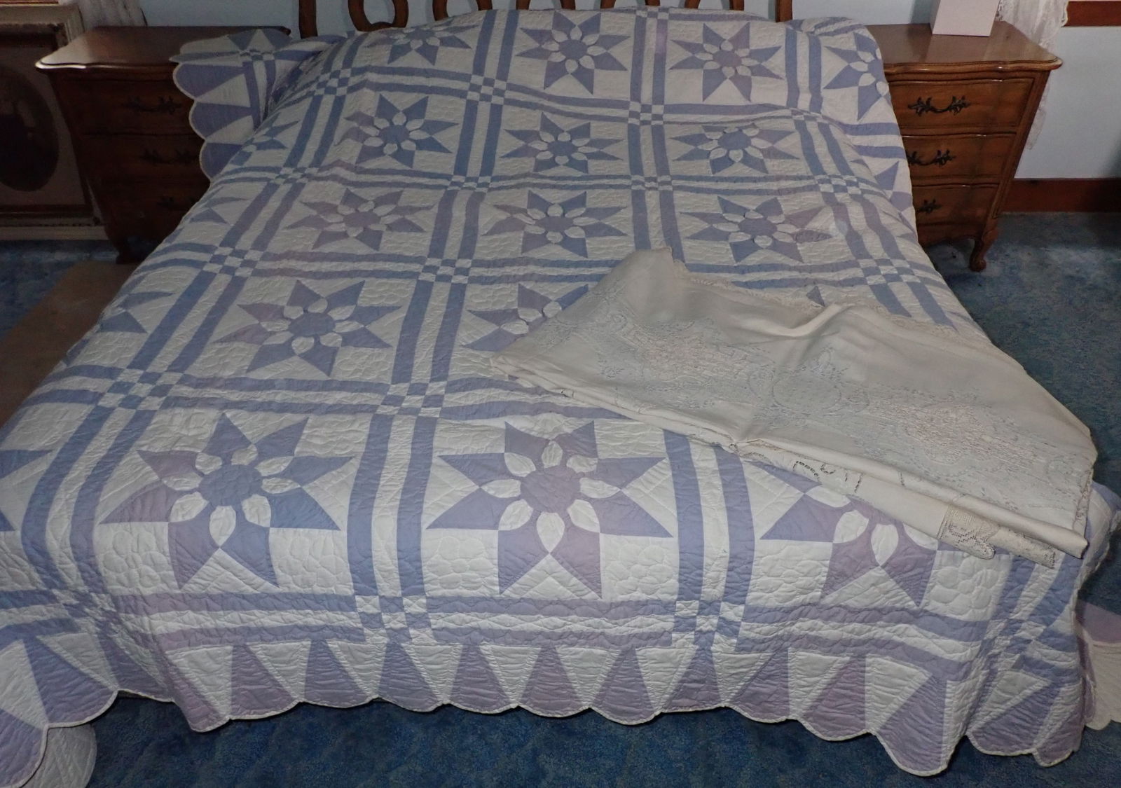 Quilt & Tablecloth: Shipping available