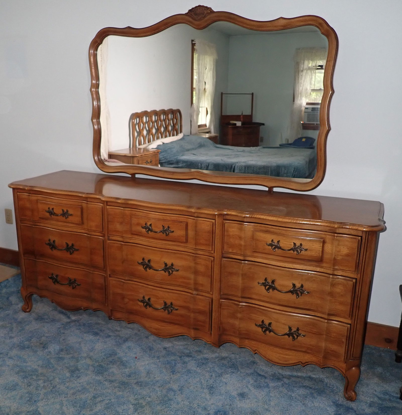 Thomasville 5 Pc Bedroom Set (1 of 8)