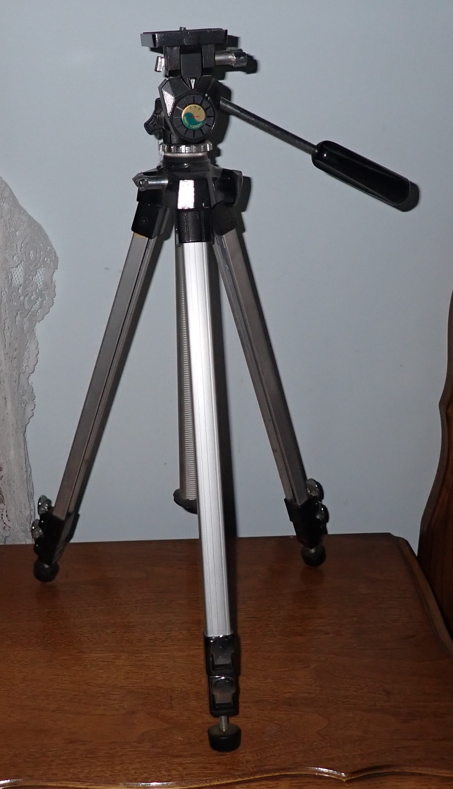 Pro Model 1350C Camera Tripod: Shipping available