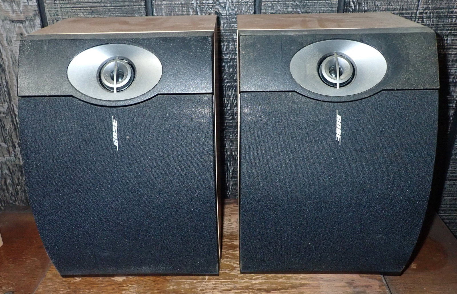 Bose 301 V Speakers: Shipping available ($25 handling charge, plus postage. Would be shipped in 2 boxes)