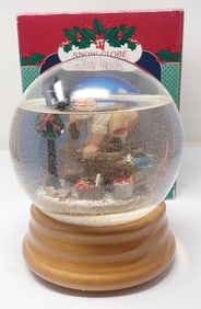 Breckenridge Santa Lighted Snow Globe