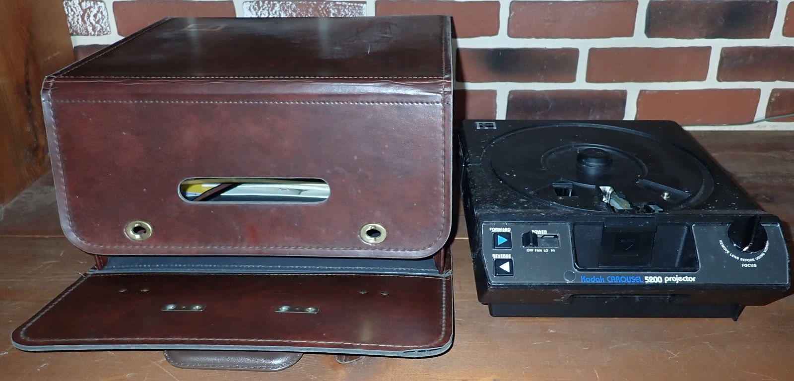 Kodak Carousel 5200 Slide Projector (1 of 3)