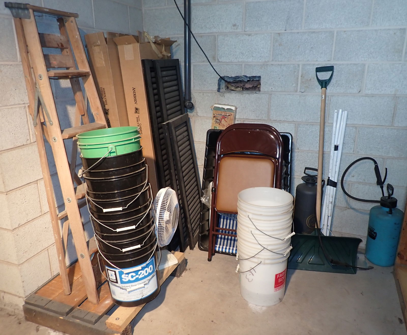Folding Chairs Sprayers Buckets & Misc (1 of 6)