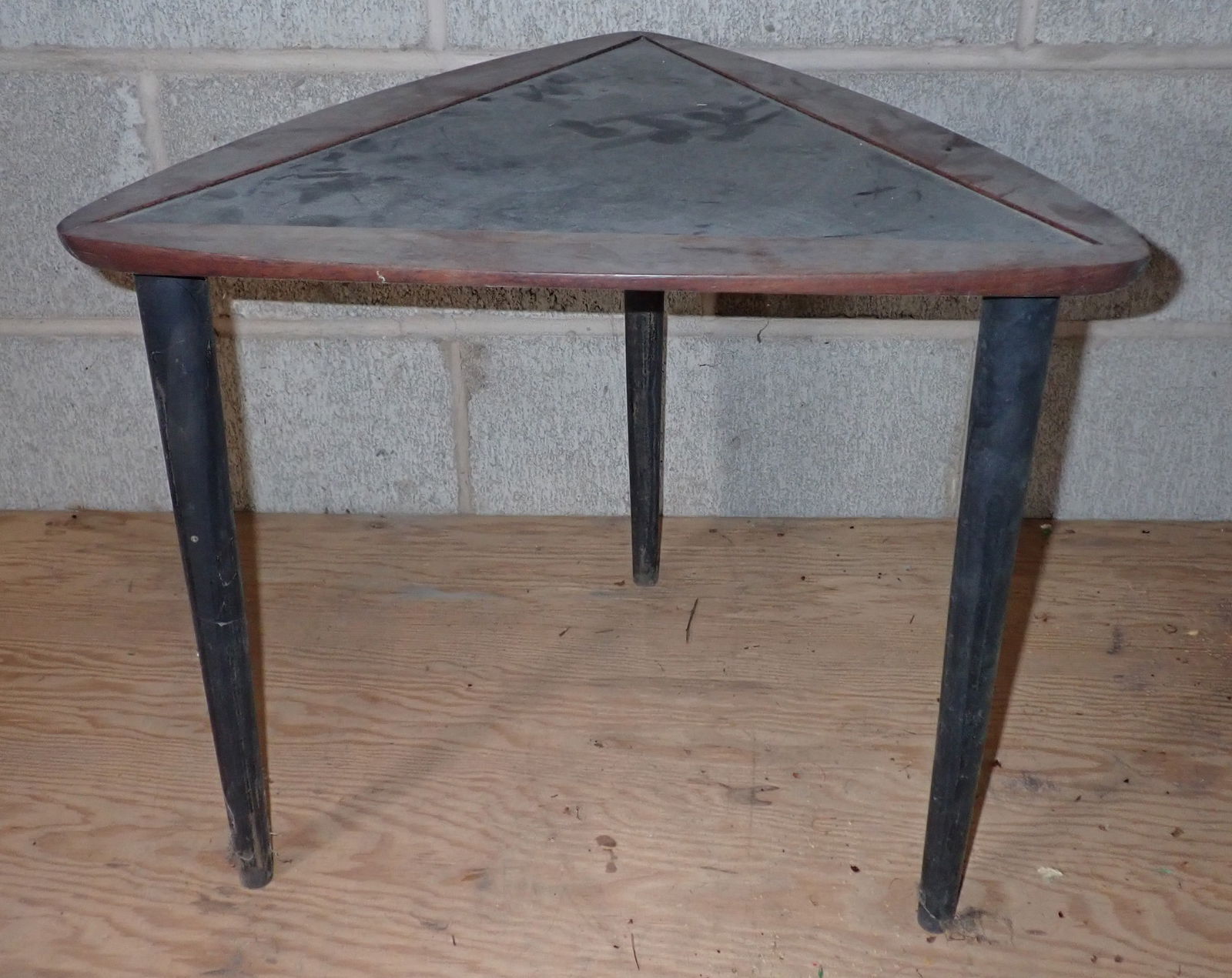 Mid Century Modern Stand (1 of 3)