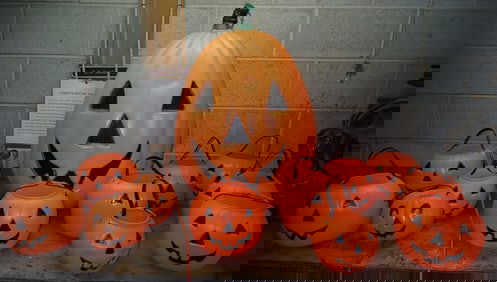 Blowmold Jack O Lantern & Bucket Lights