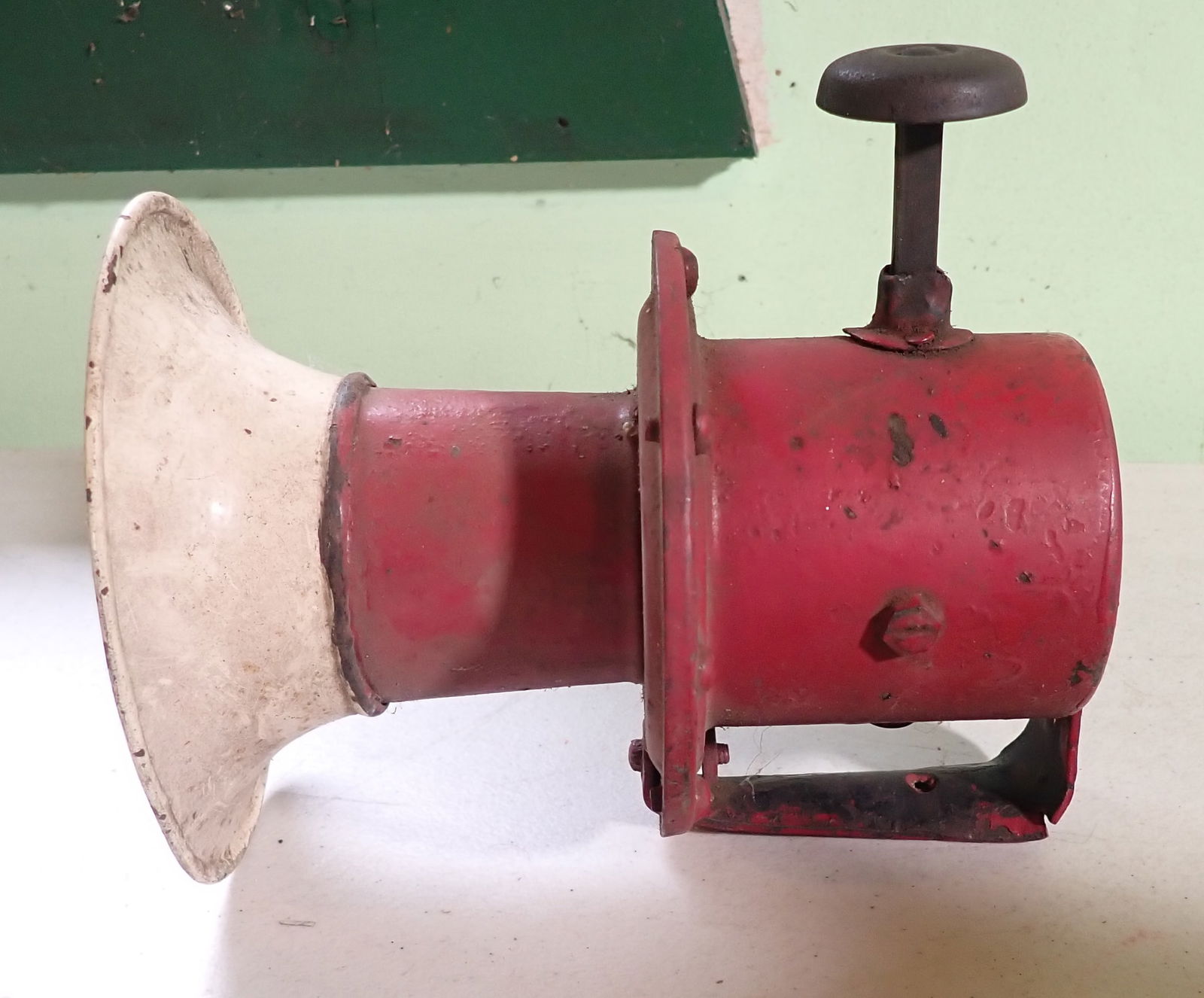Antique Car Horn (1 of 5)