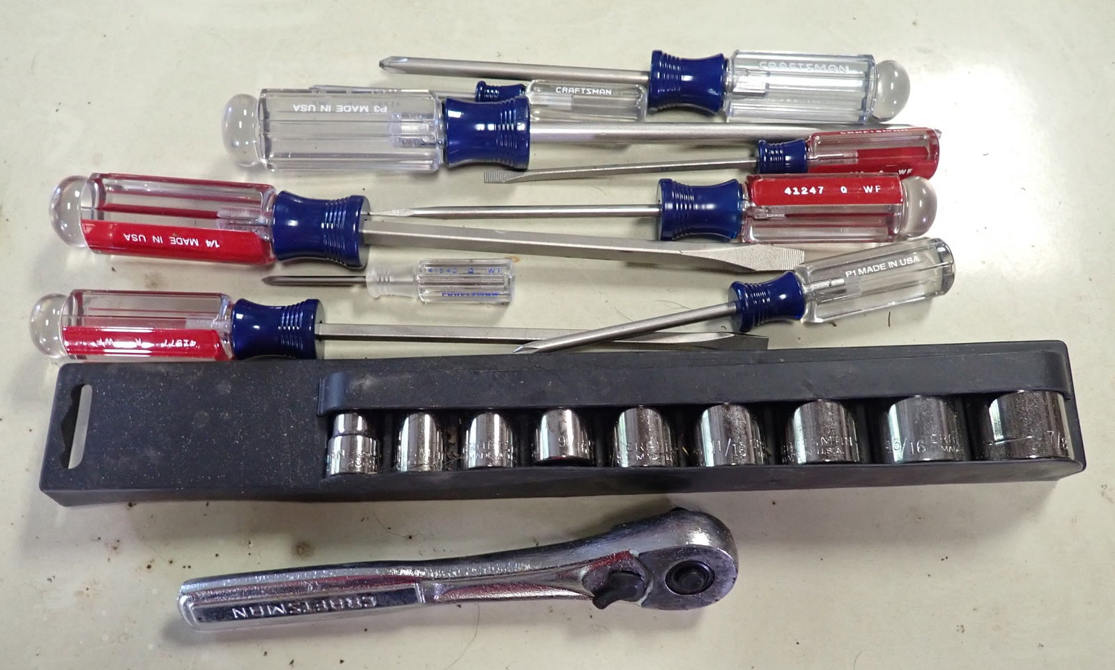 Craftsman 3/8" Rachet , Sockets , & Screwdrivers (1 of 1)