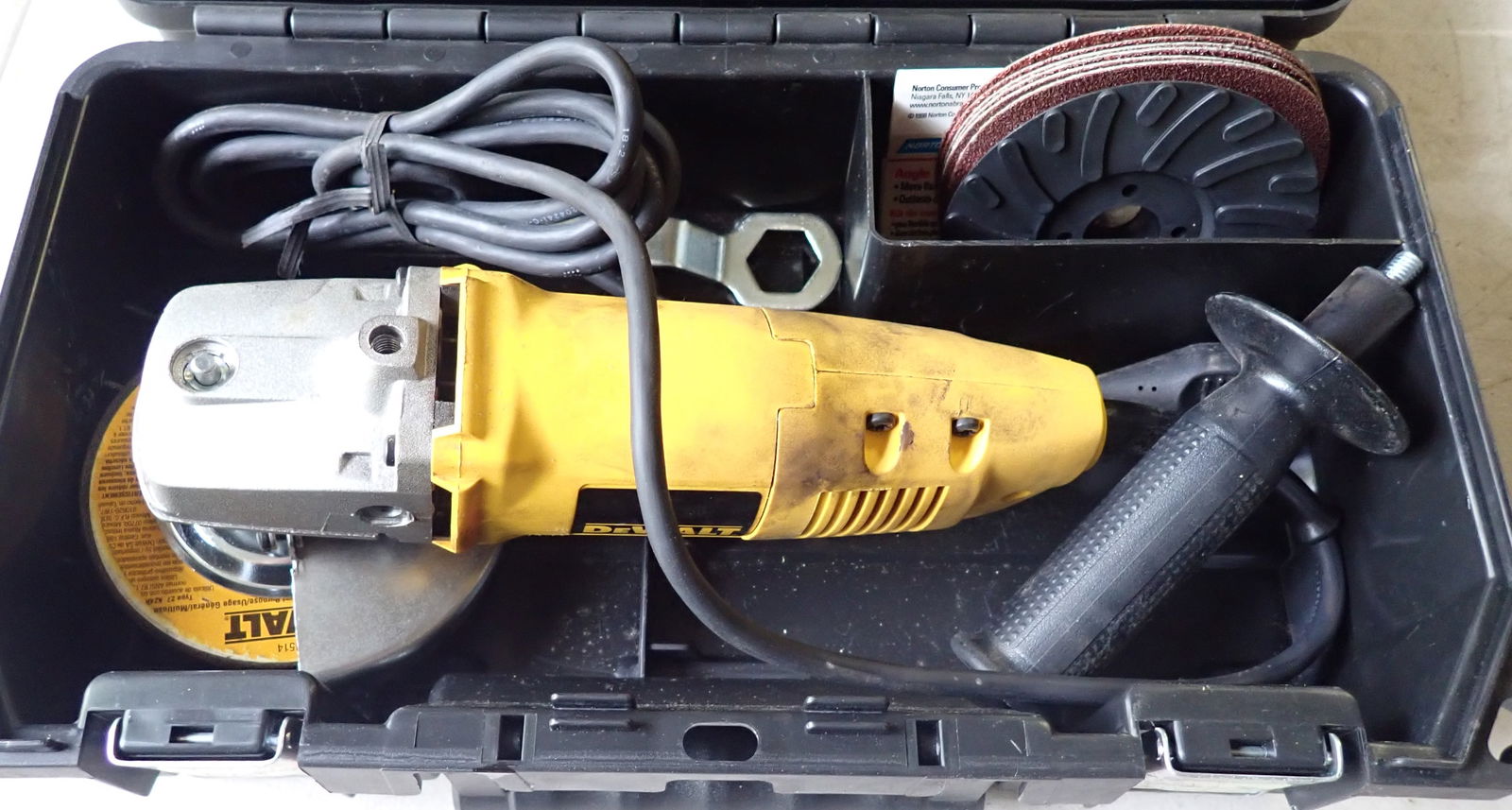 Dewalt 4 1/2" Angle Grinder (1 of 3)