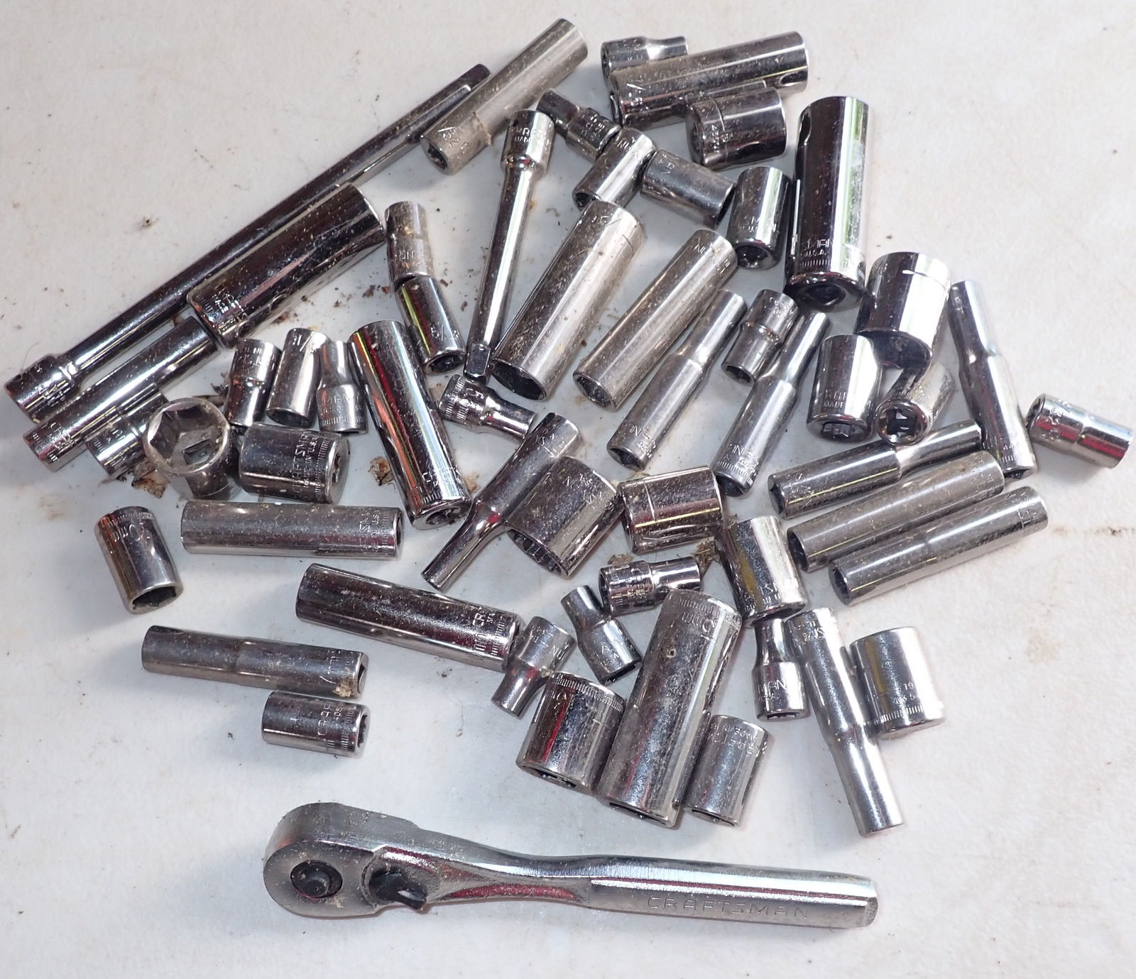 Craftsman 1/4" Drive Rachet & Misc Sockets (1 of 1)