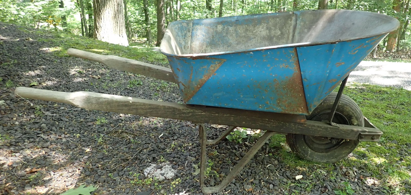 Wheel Barrow: NO in house shipping