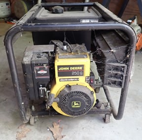 John Deere 250G Generator