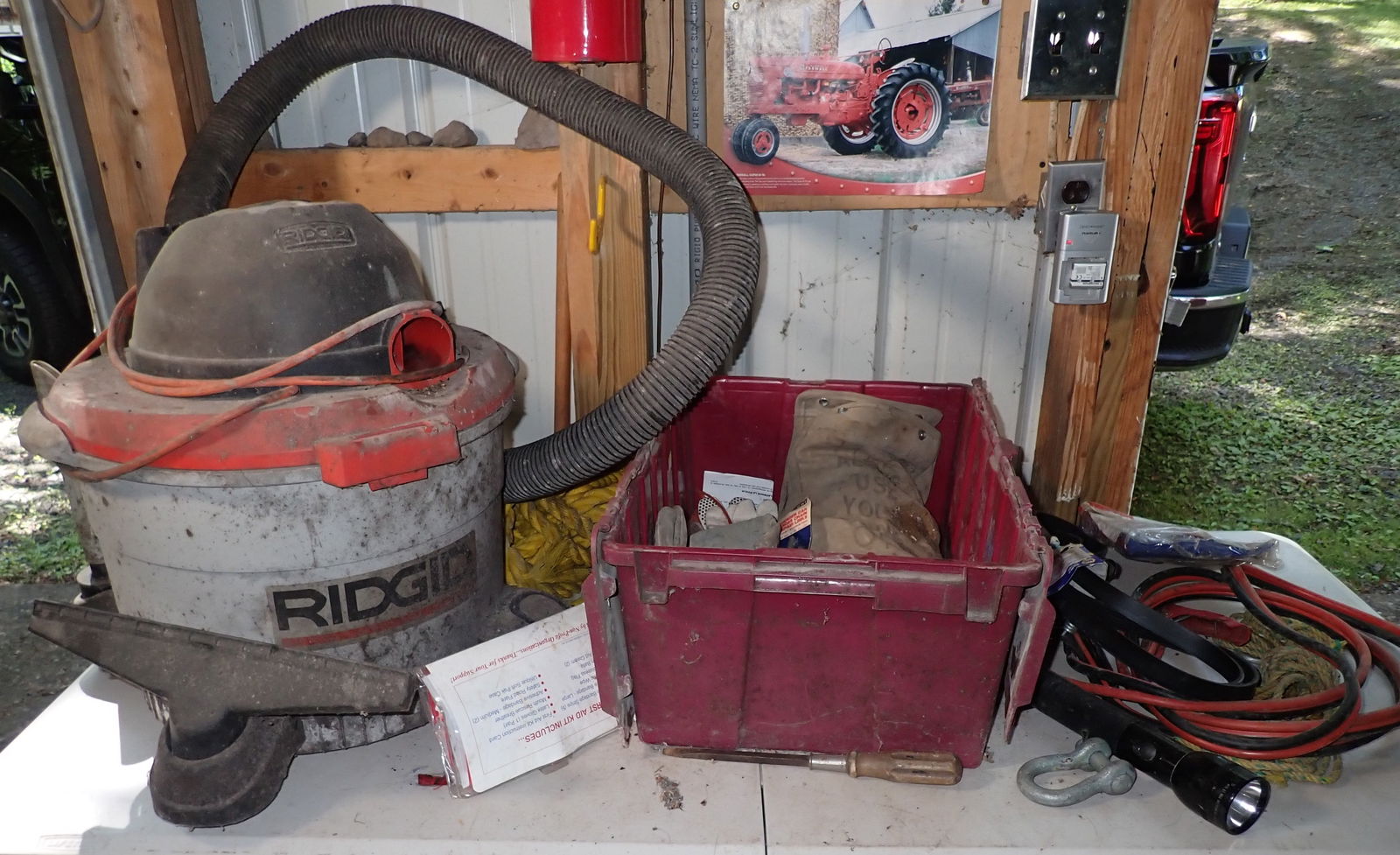 Shop Vac Tire Chains Jumper Cables & Misc (1 of 4)