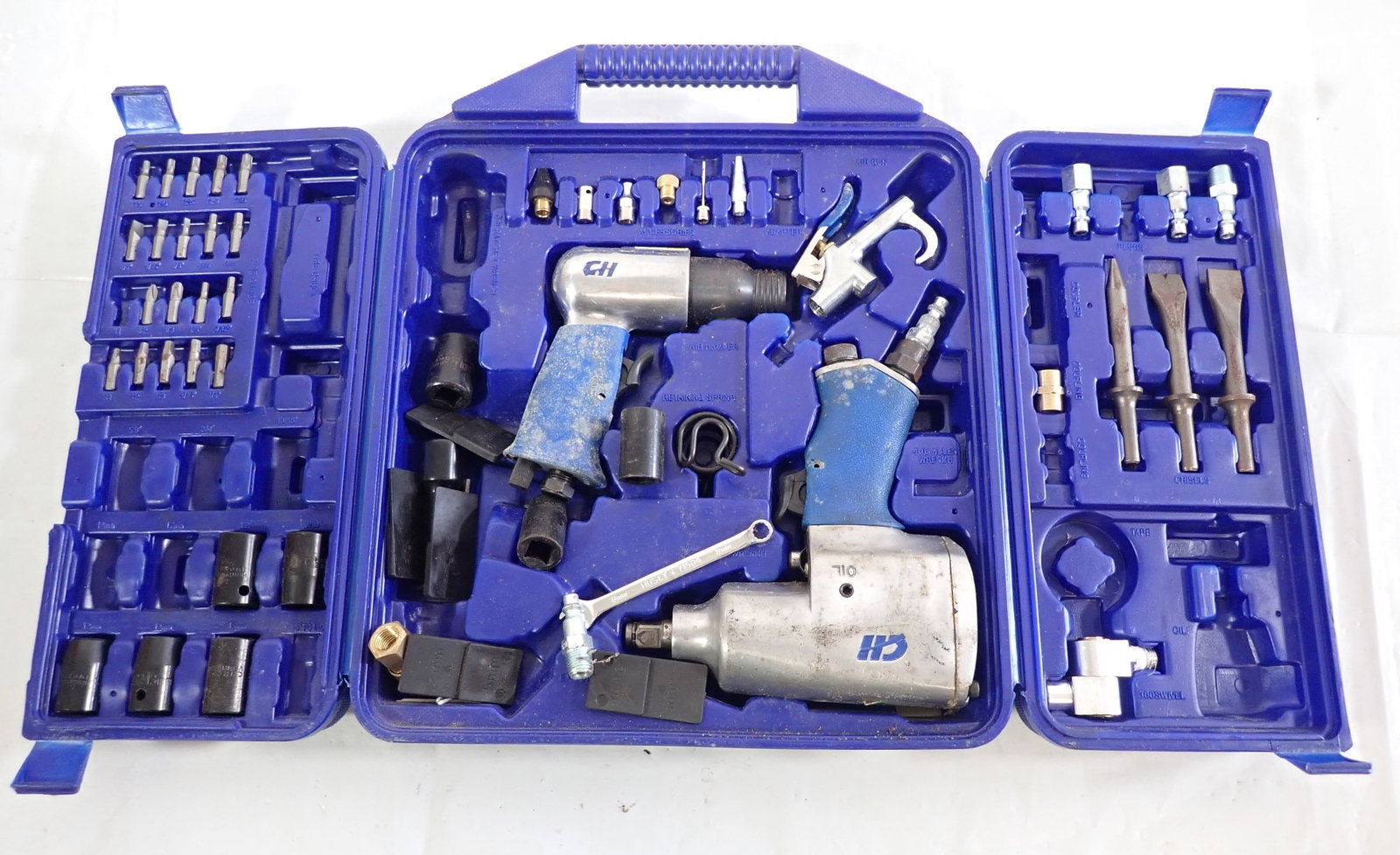 Campbell Hausfeld Impact Gun & Chipping Hammer: Not a complete set. Shipping available