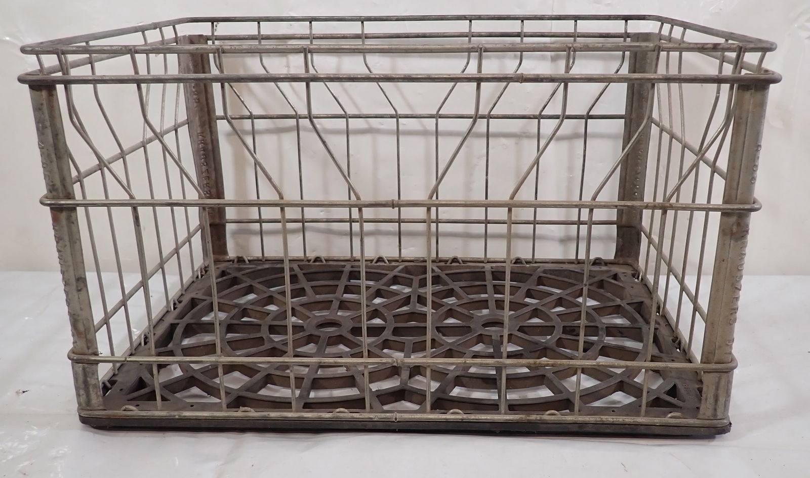 1986 Krauszer's Dairy Wire Milk Crate (1 of 3)
