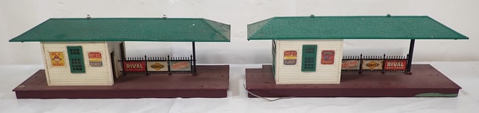 2 Lionel Illuminated Freight Stations No. 256