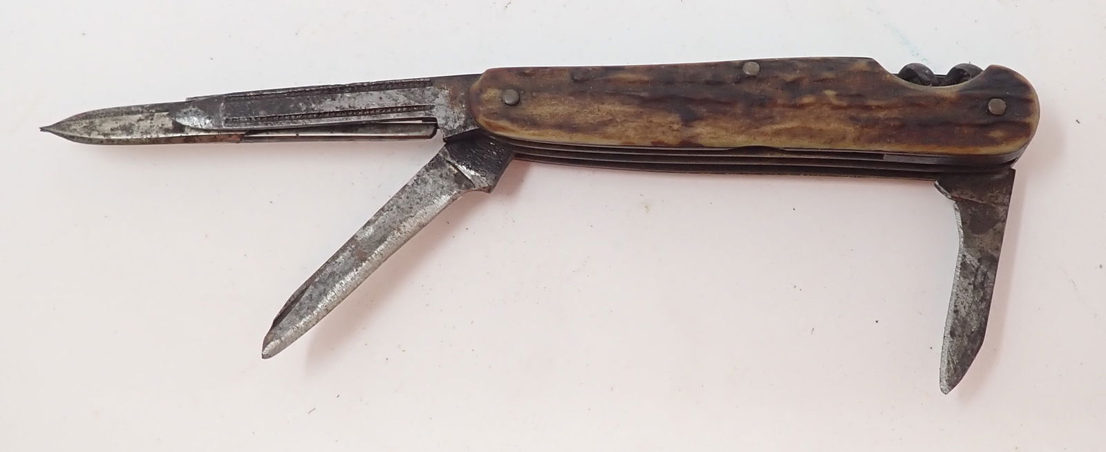 Early Bone Handle Pocket Knife: Approx 3 1/4" long ( closed). Shipping available