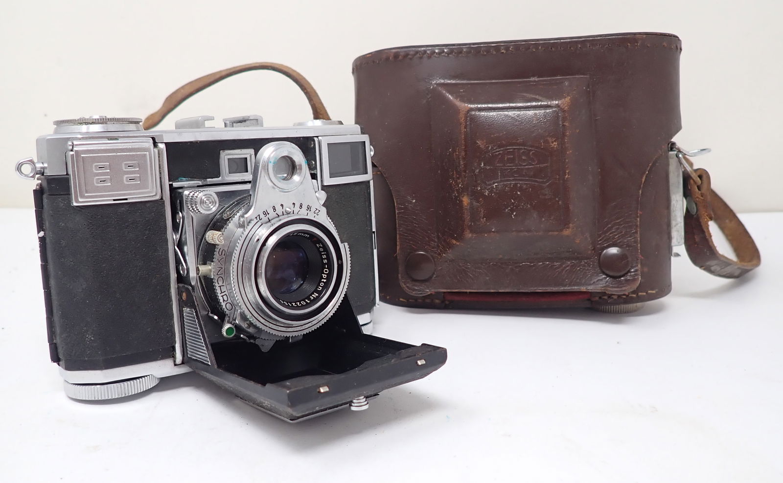 Zeiss Icon Contessa Camera: Shipping available