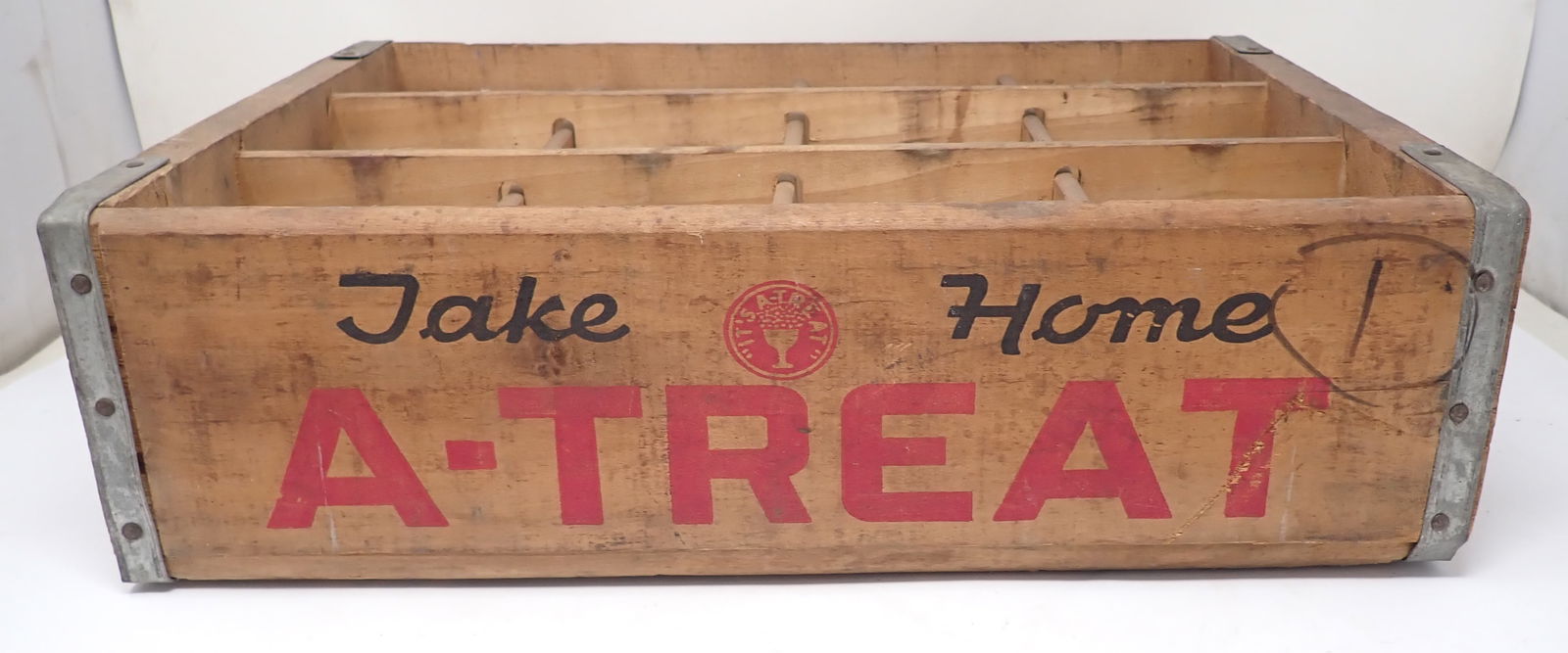 A-Treat Allentown PA Wooden Soda Crate (1 of 4)