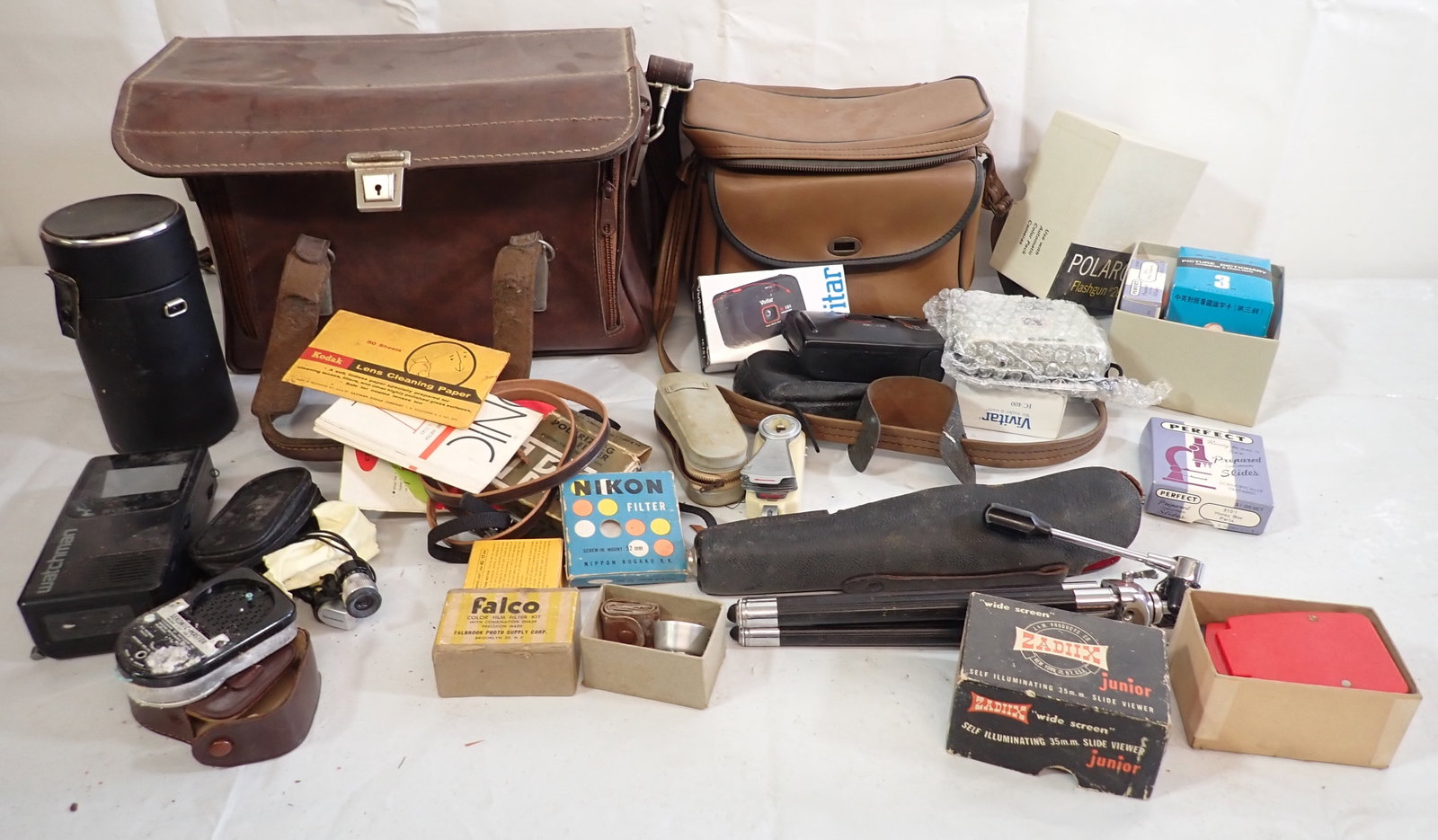 Cameras & Accessories: Lens case is empty. Shipping available