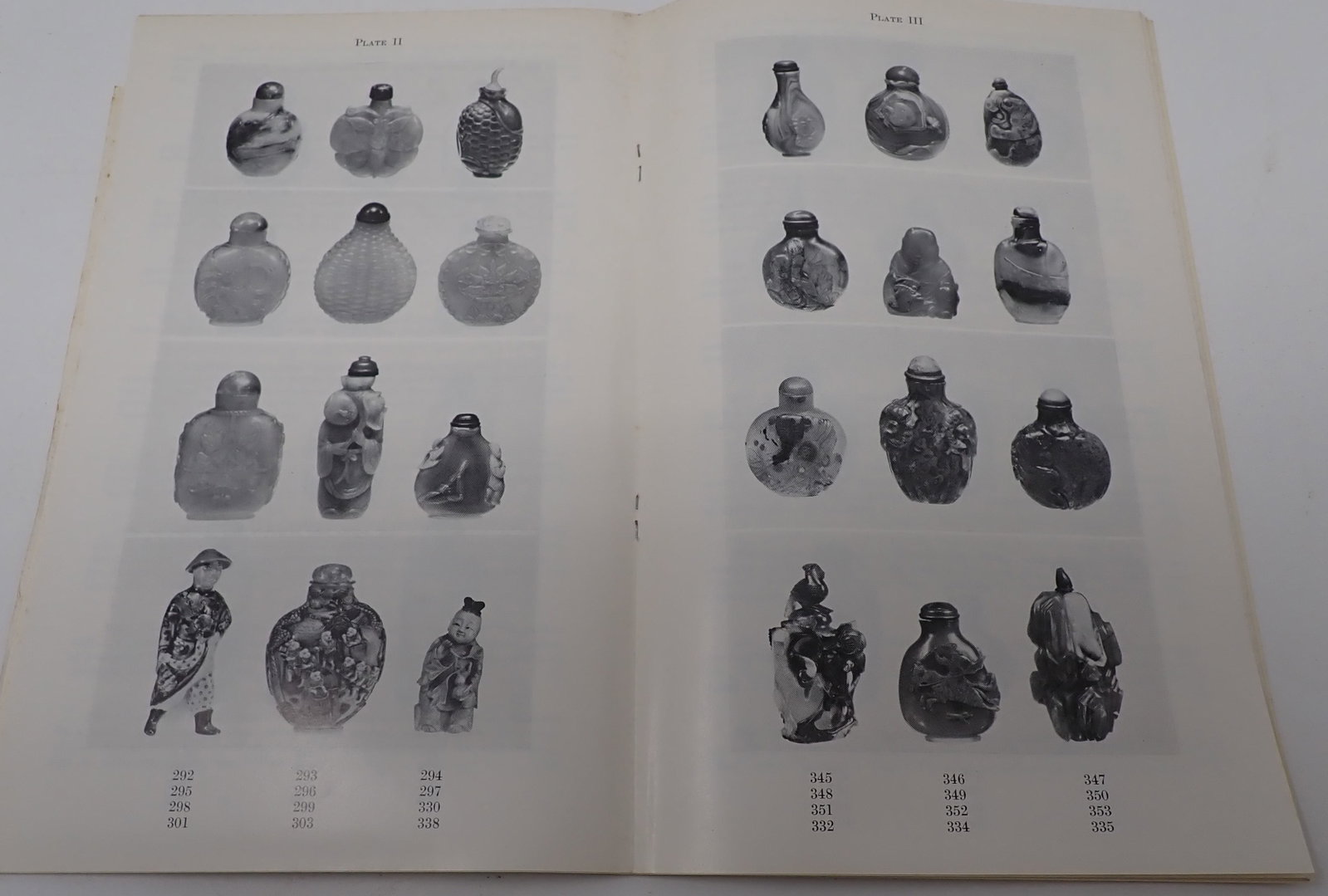 5 Sotheby Chinese Snuff Bottle Auction Catalogs: Auction catalogs from the Theo Beckhardt Collection - Shipping available