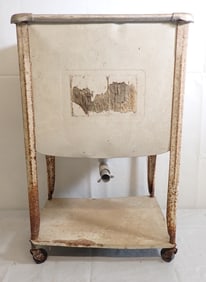Vintage Wash Basin