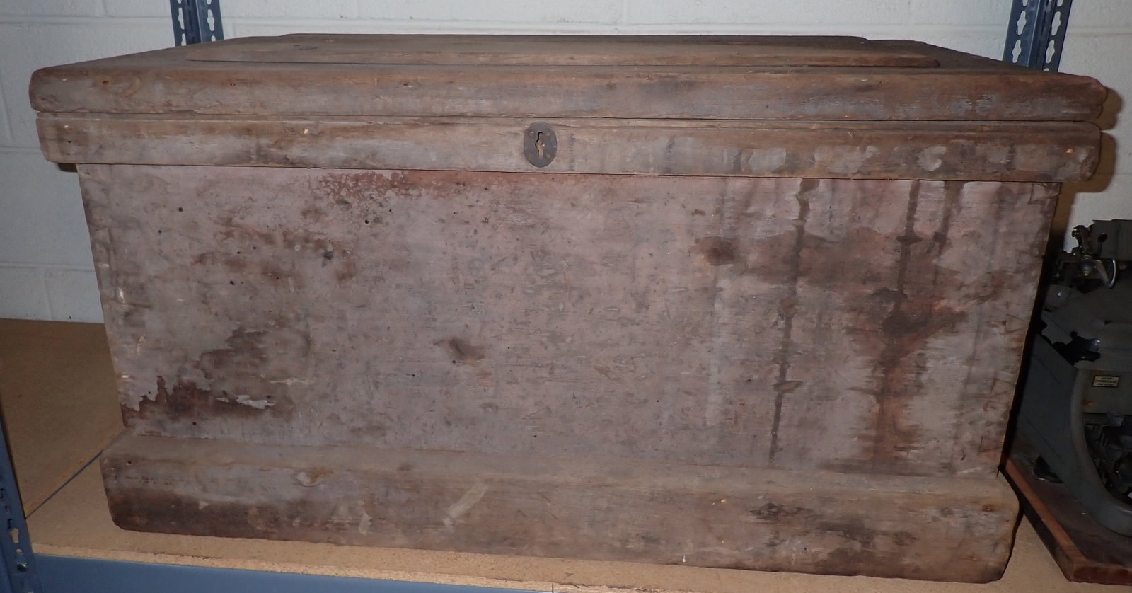 Tool Chest: Approx 19 3/4" x 37 1/2" x 20" tall. No in house shipping ! Bring help to remove