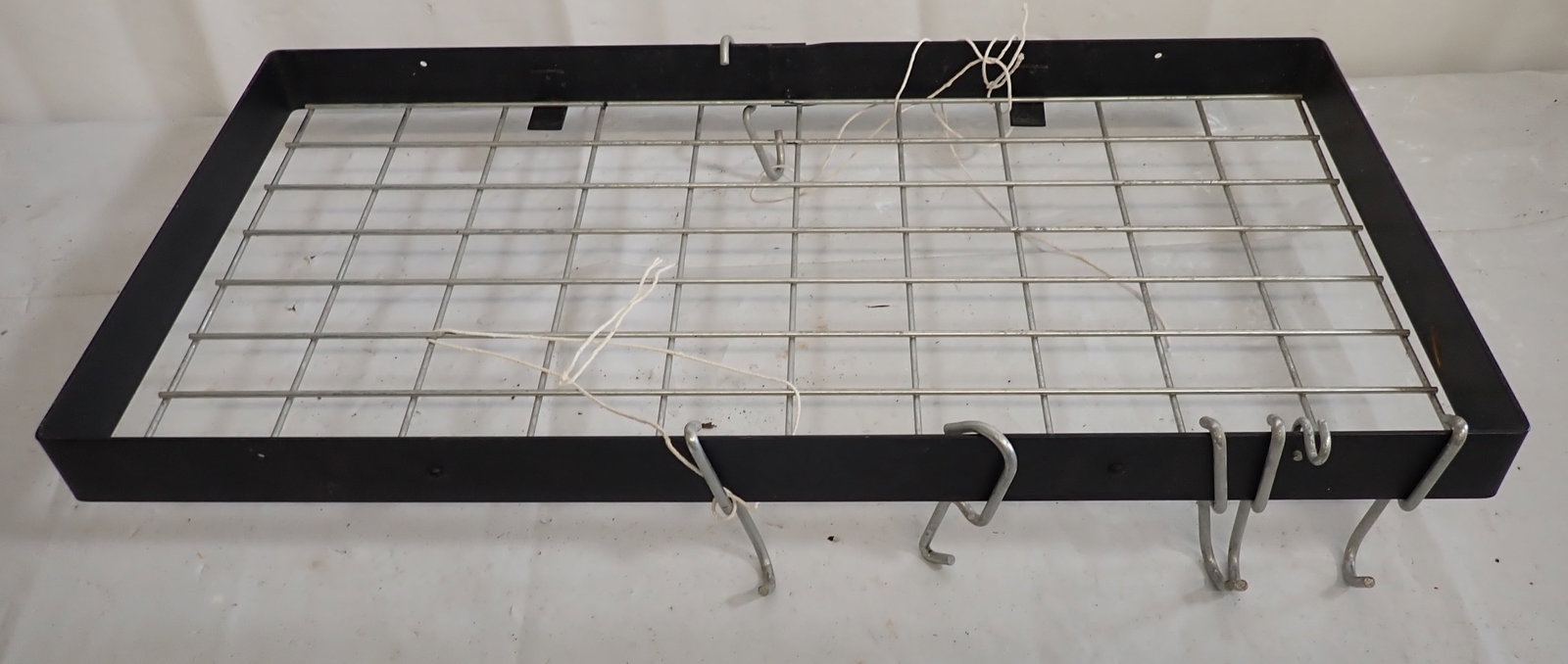 Pot Rack: Approx 15" x 30". Comes with 6 hooks. No in house shipping !