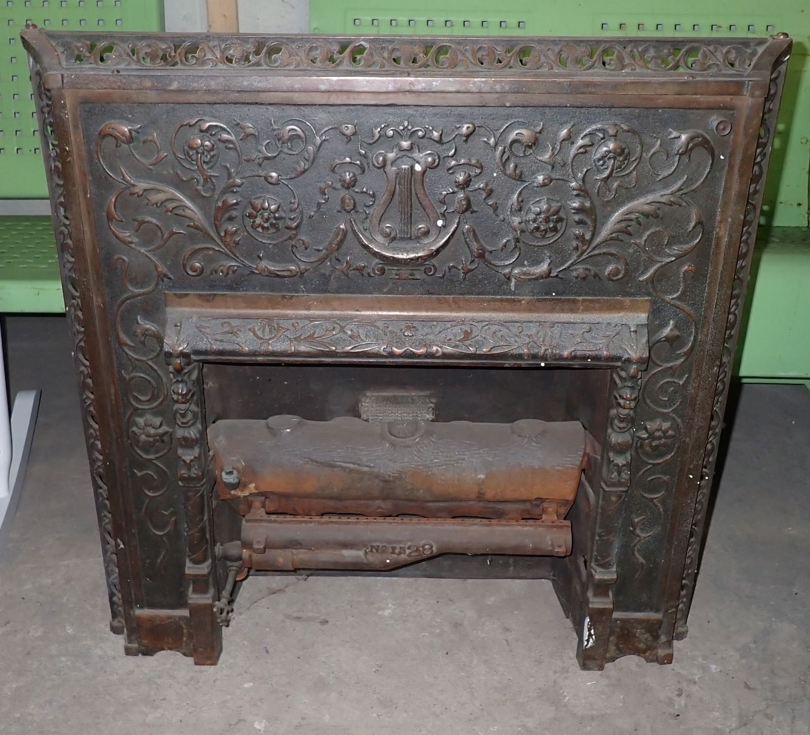 Ornate Backus  Gas Fireplace Insert (1 of 10)