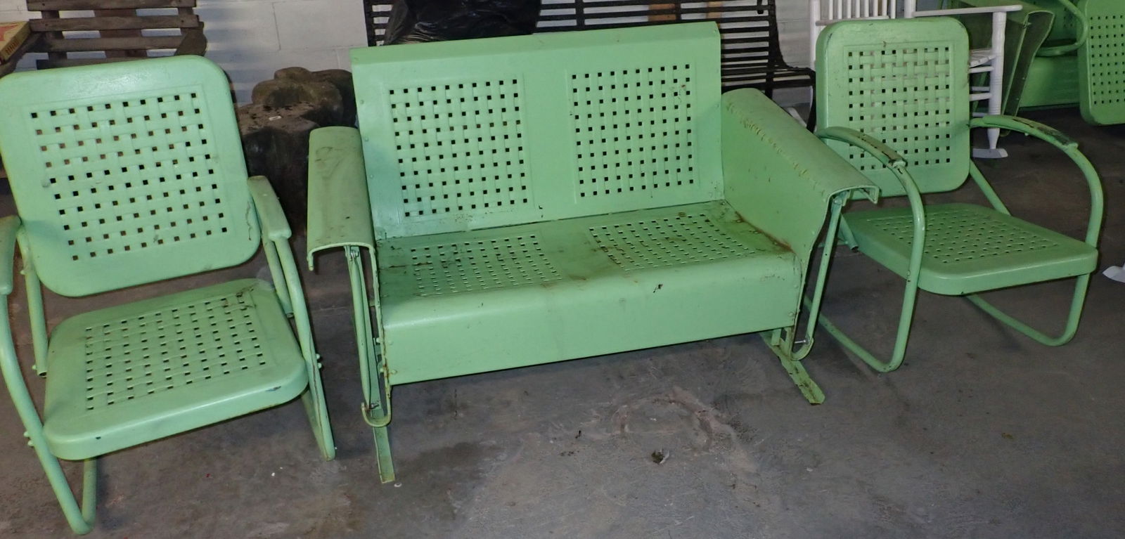 Bunting Metal Porch Glider & 2 Rockers (1 of 5)