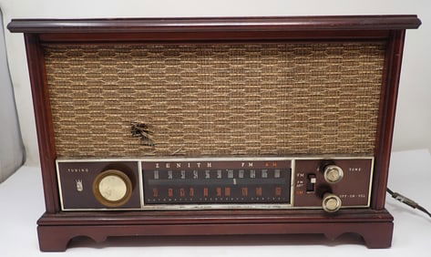 Zenith K731 Radio