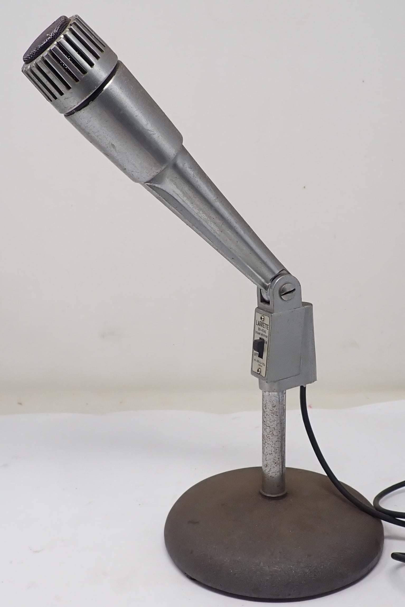 Lafayette 99-4546 Dynamic Microphone (1 of 3)